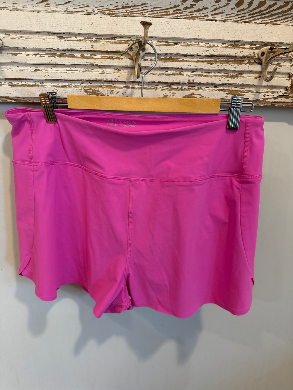 NEW‎ Greyson Phoenix Shorts Size Large